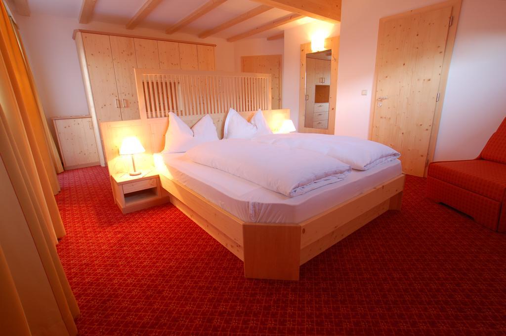 Hotel Laurin Tires Esterno foto