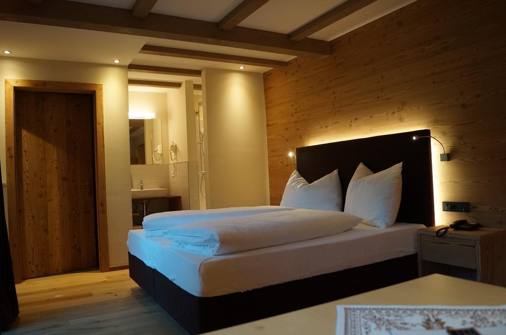 Hotel Laurin Tires Esterno foto