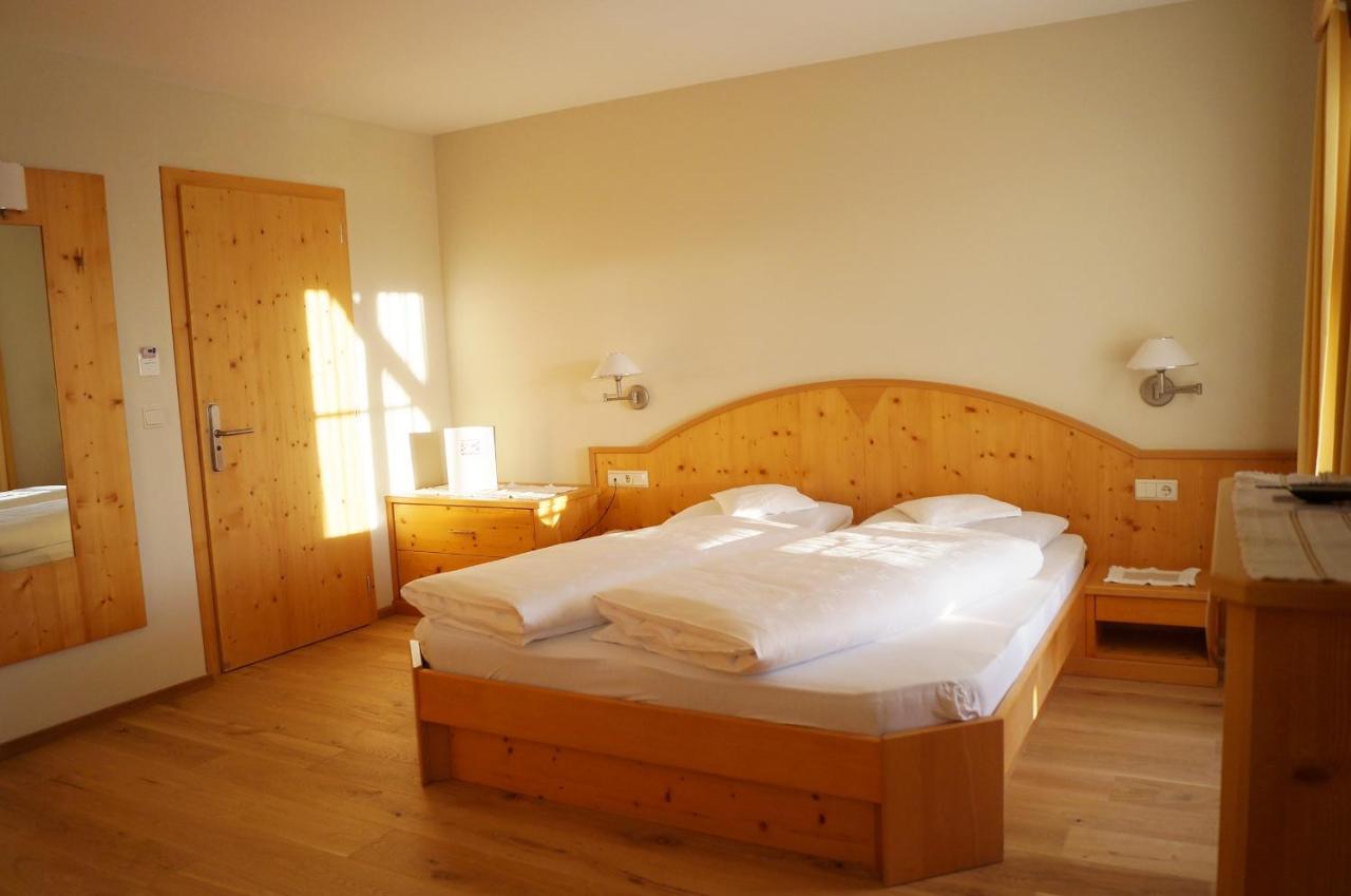 Hotel Laurin Tires Esterno foto