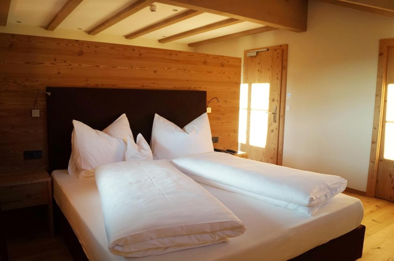 Hotel Laurin Tires Esterno foto